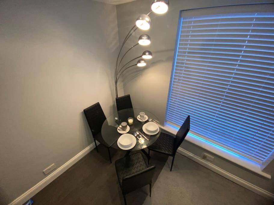 Spacious 2 Bedroom Flat Leilighet *