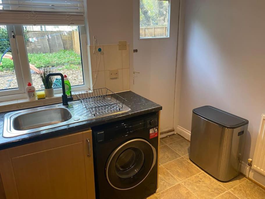 Spacious 2 Bedroom Flat Leilighet