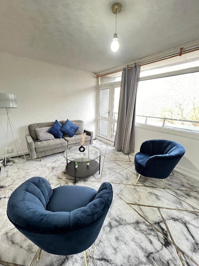 Entire 3 Bedroom Luxury In With Private Balcony Apartment