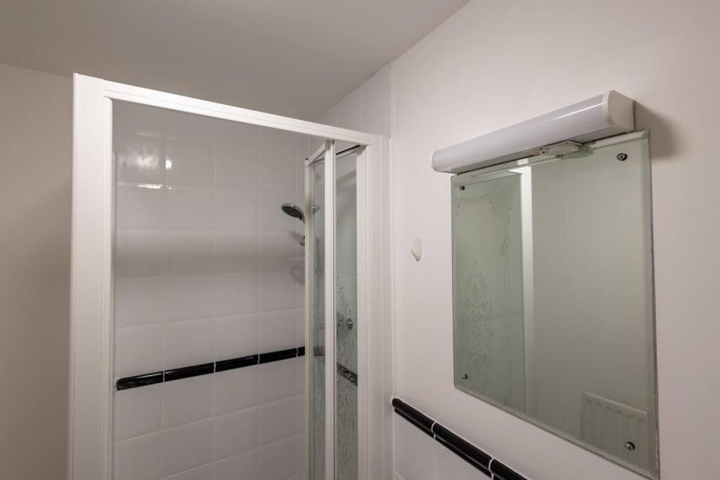 Appartement Morden Apartment, By The Sea With Free Parking