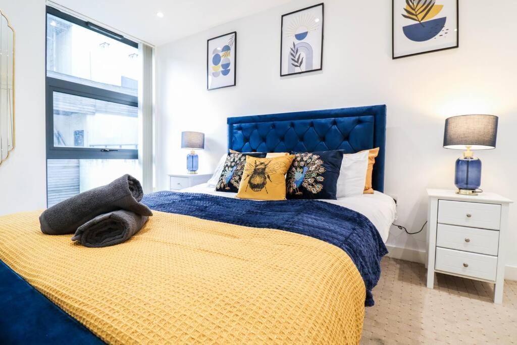 Canary Wharf-10% Discount-fibre Wifi-5mins To Tube Apartment *