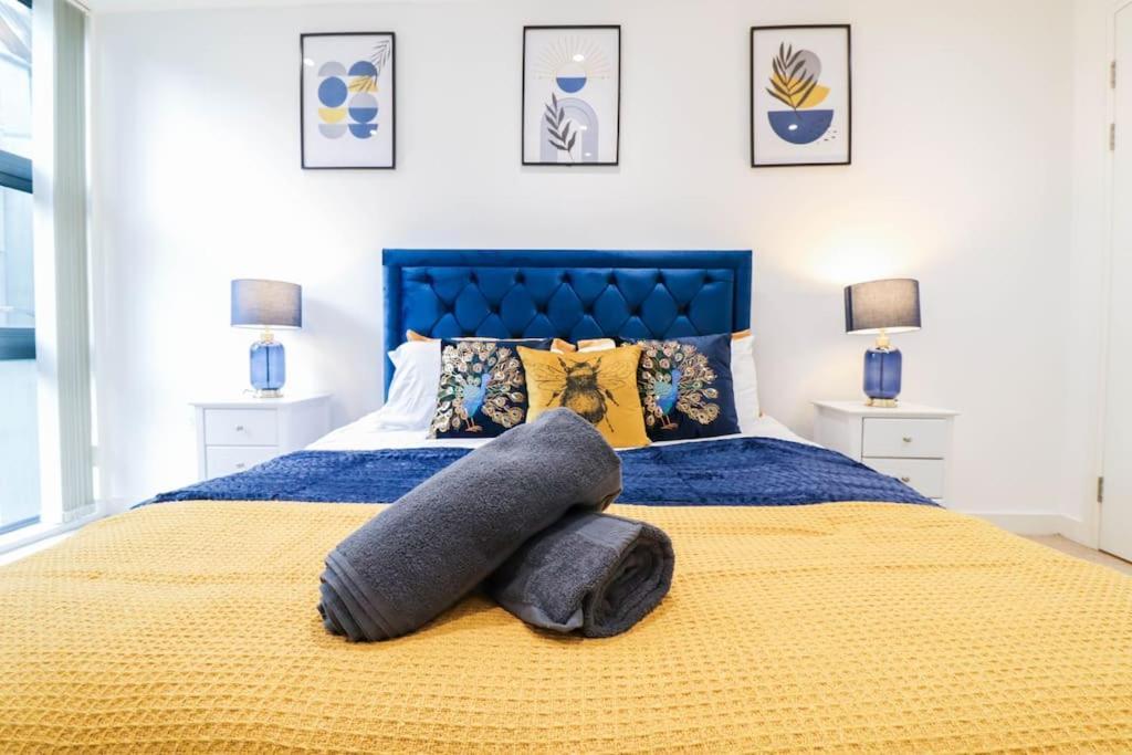 Apartment Canary Wharf-10% Discount-fibre Wifi-5mins To Tube