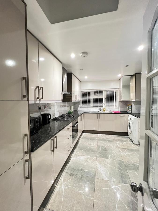 Guest house Stayeasy En-suite London