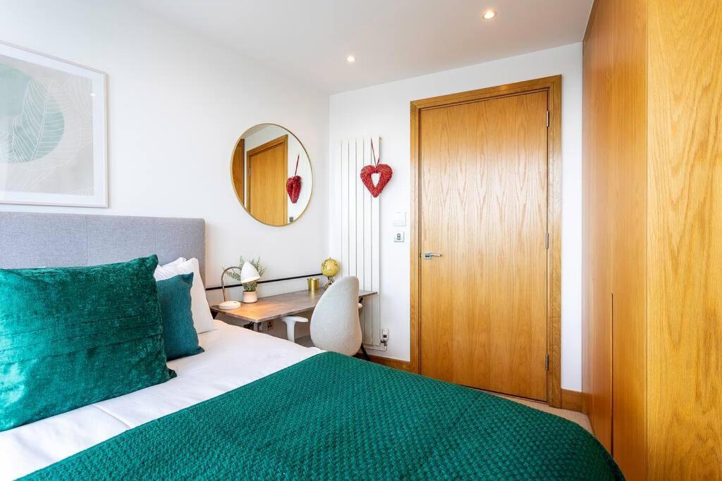 Panoramic Balcony Luxury Appartamento Londra