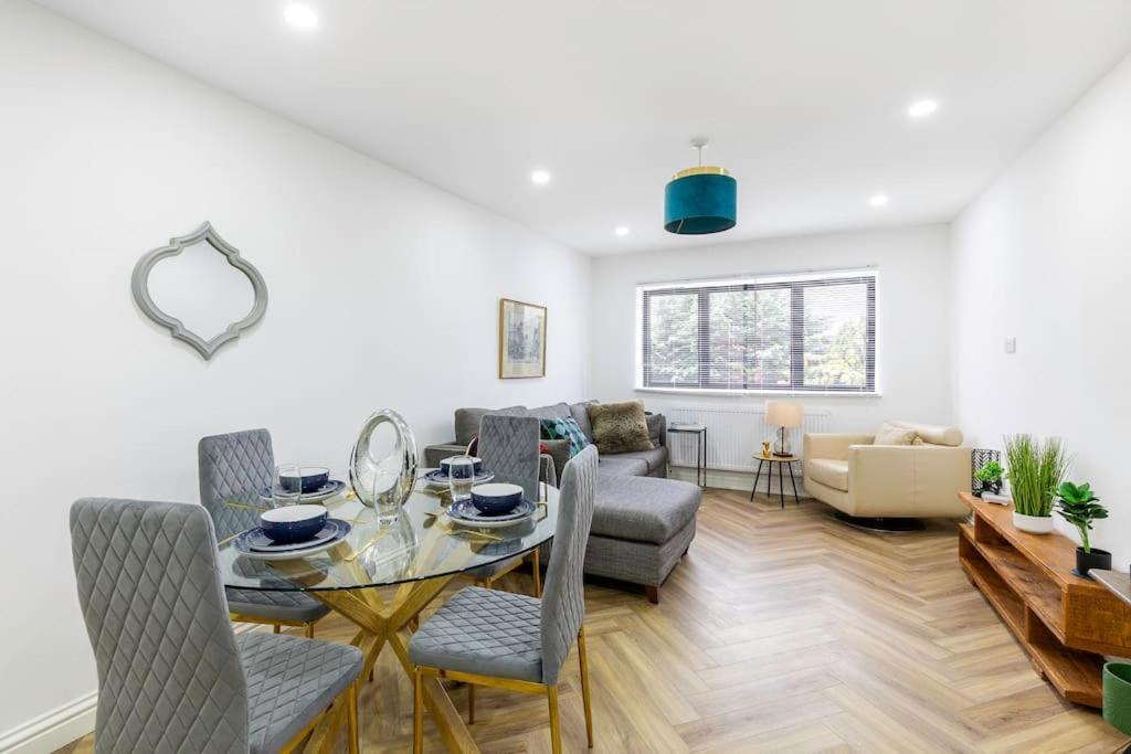 Leilighet 4bed 11 Occupancy Large Flat Elizabeth Line West Flat Free Parking London