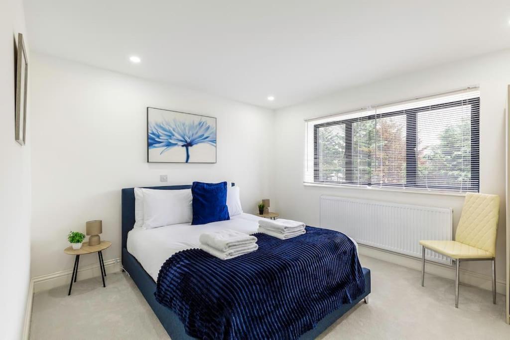 Leilighet 4bed 11 Occupancy Large Flat Elizabeth Line West Flat Free Parking London