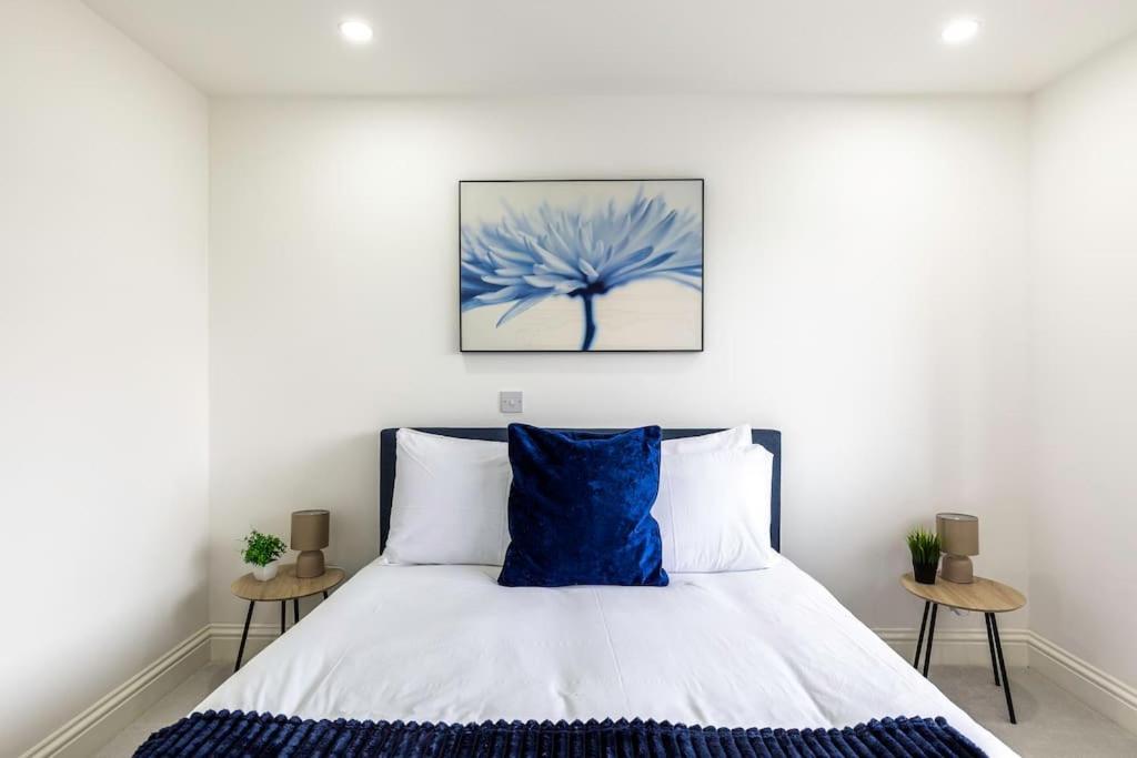 Leilighet 4bed 11 Occupancy Large Flat Elizabeth Line West Flat Free Parking *
