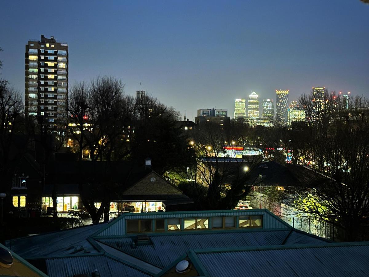 Tina Place In Tower Hill - 2 Double Beds, Max 4 People, Great Location In Appartement *