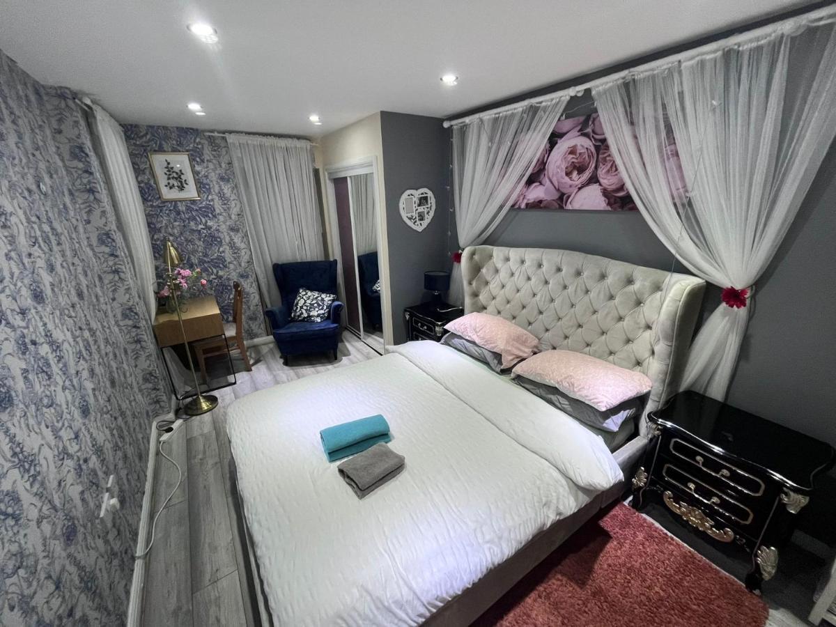 Pensionat Near Canary Wharf London