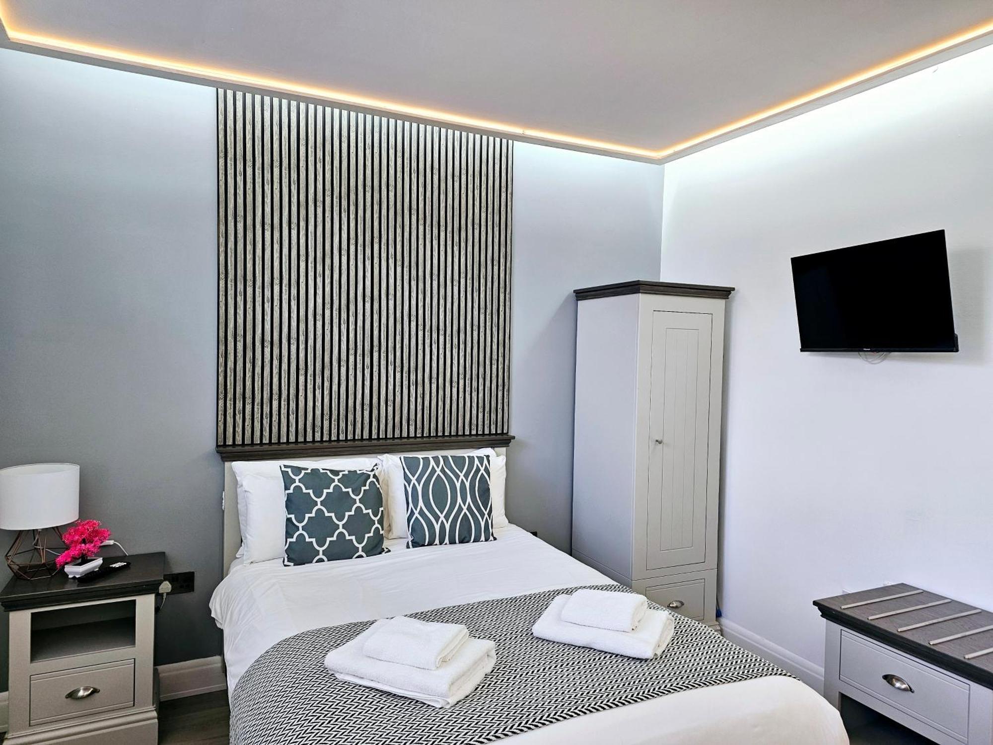 London Stay Apartments Aparthotel 3*