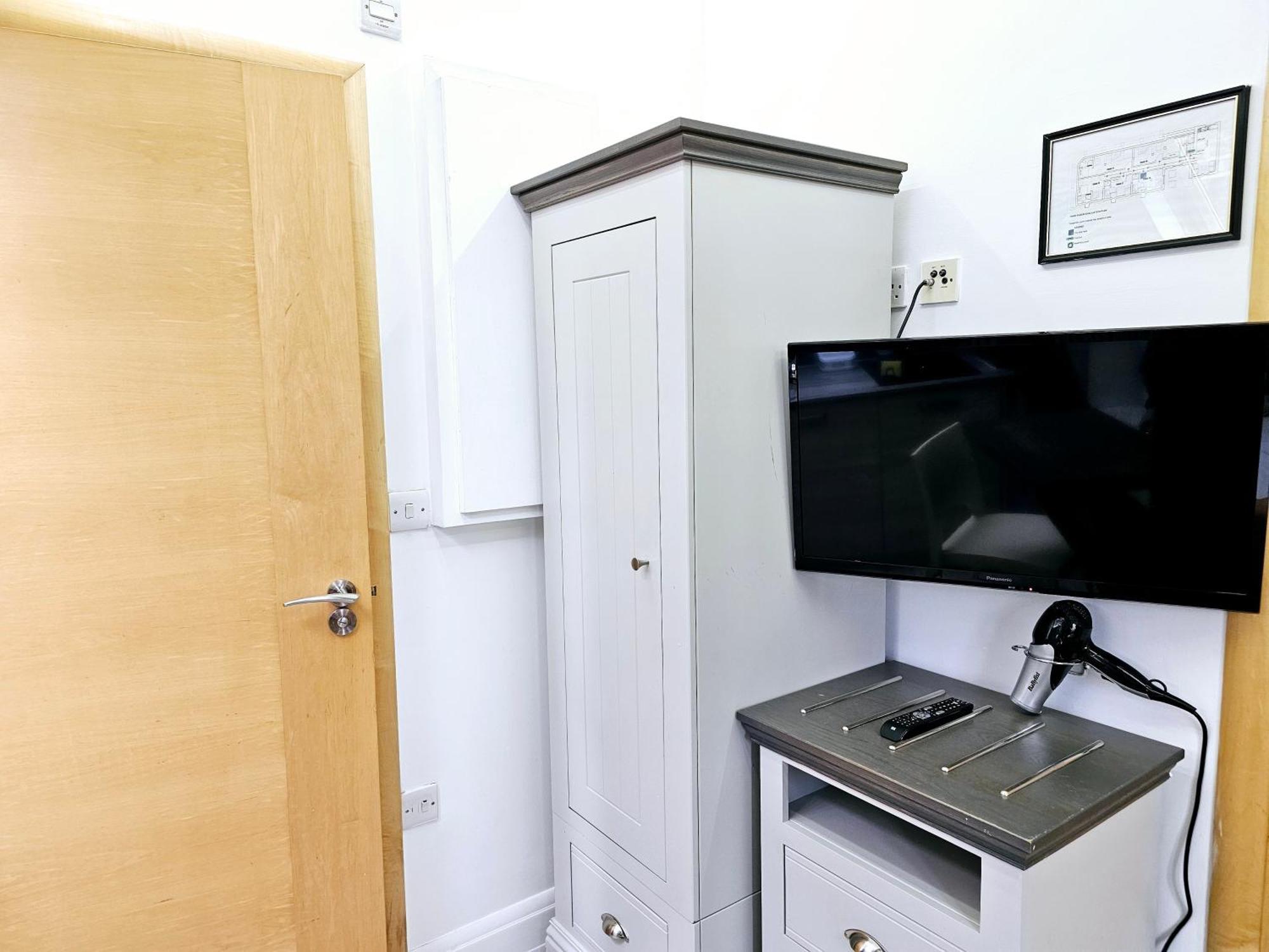 Aparthotel London Stay Apartments 3*