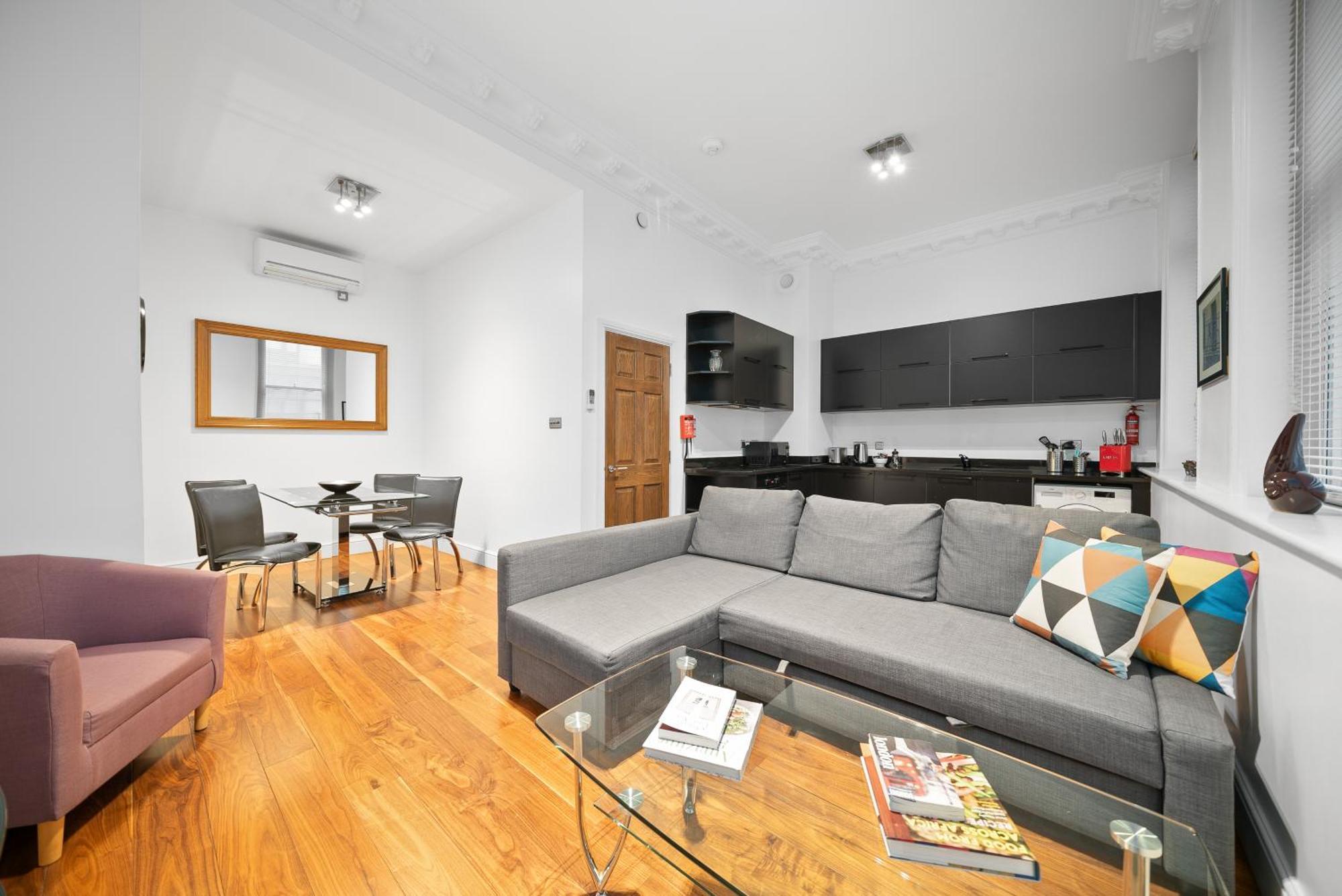 1, 48 Bishopsgate By Living *