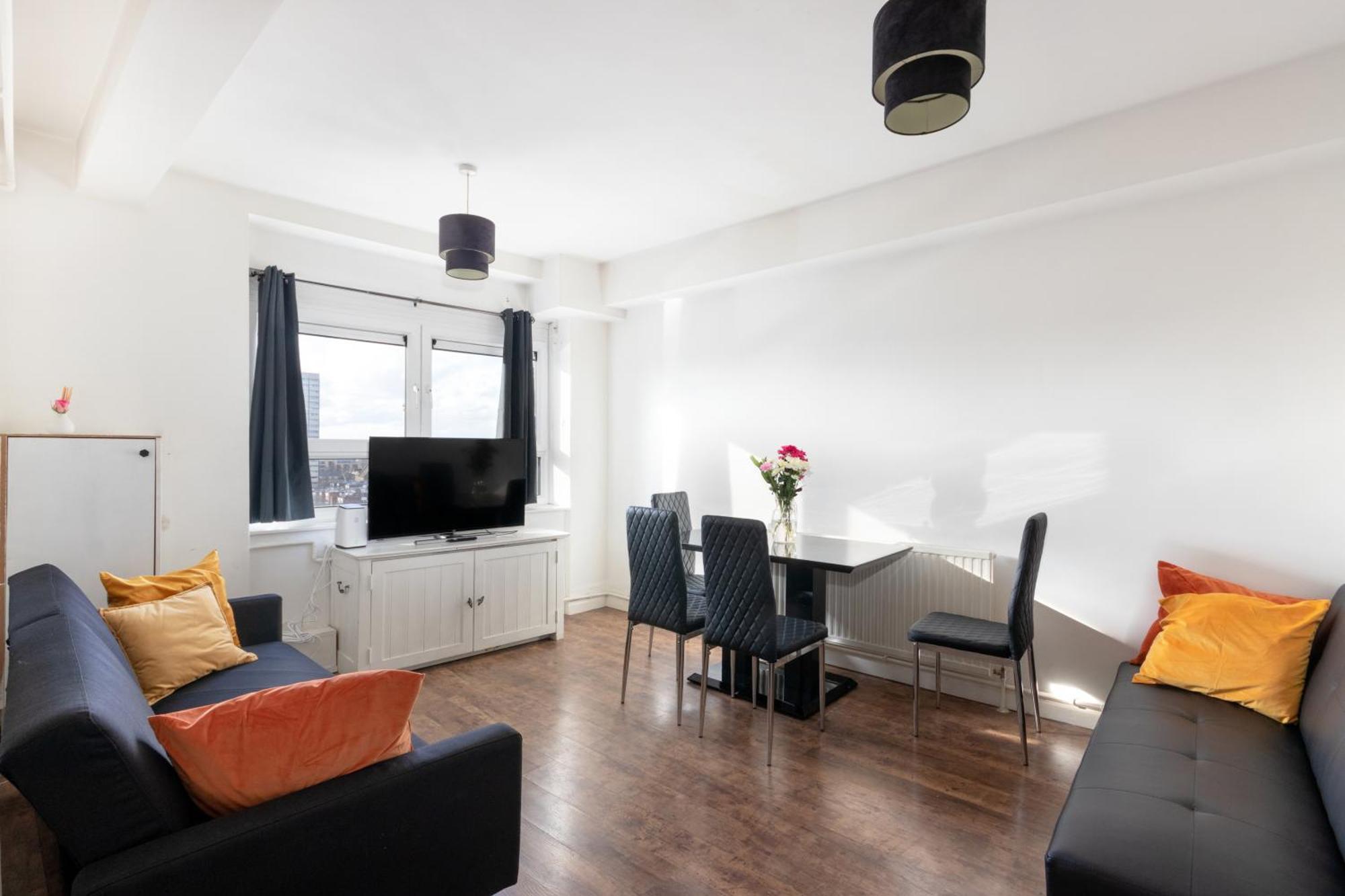 2 Bed Bethnal Penthouse * Londen