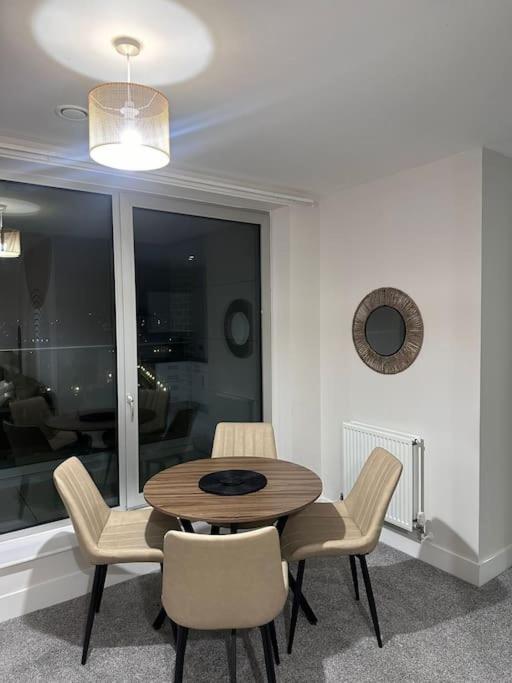 Cosy, Comfy 2 Bed Canary Wharf Lejlighed *
