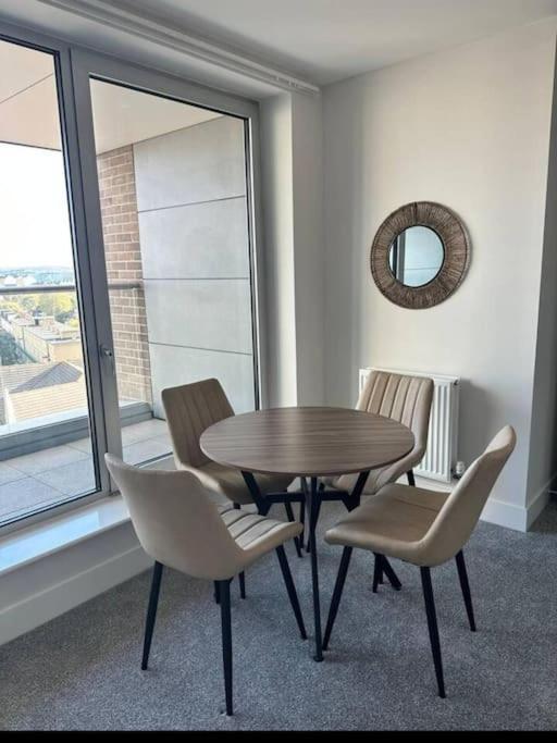 Cosy, Comfy 2 Bed Canary Wharf Lejlighed London