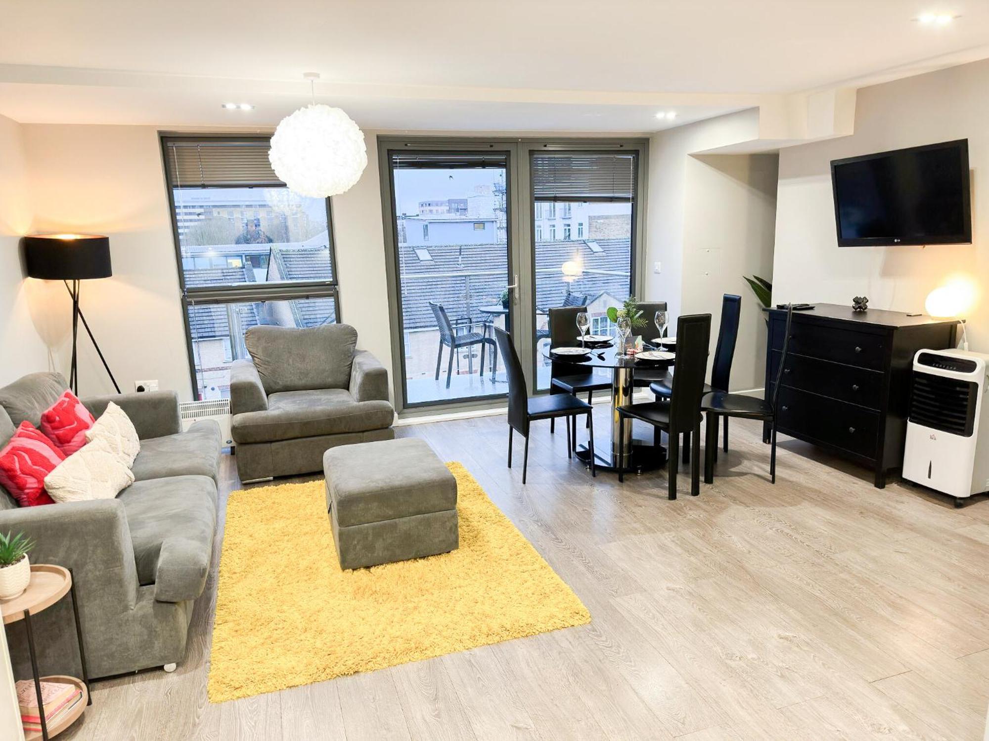 Contemporary With Private Terraces In Shoreditch, Hoxton, Islington Appartement Londen