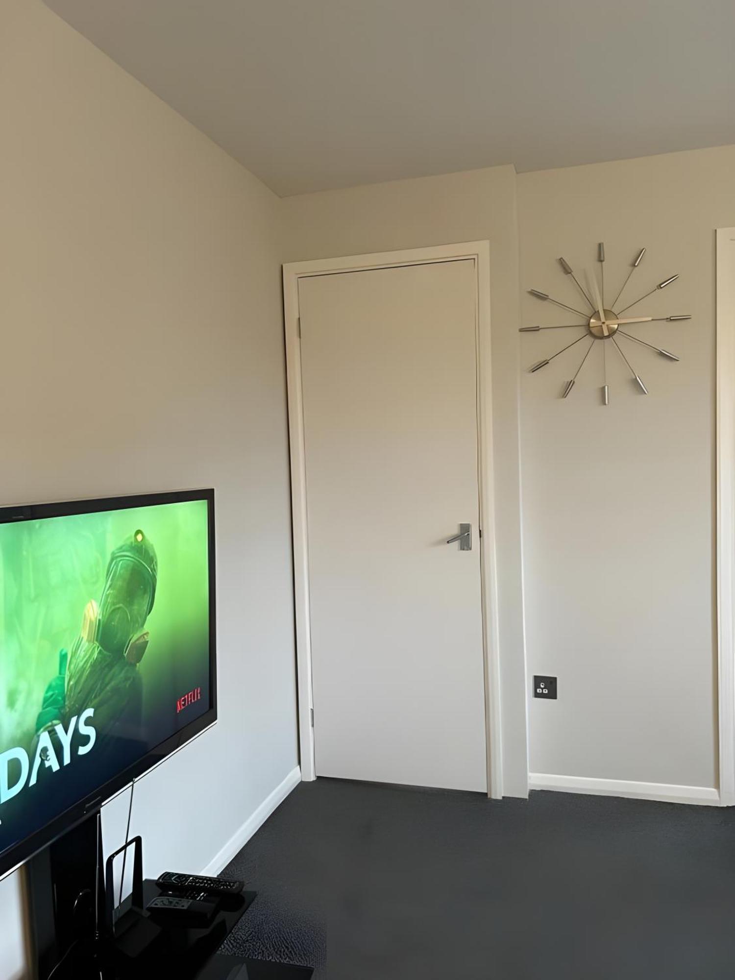 Apartment Sleek & Stylish - E15 With Parking London