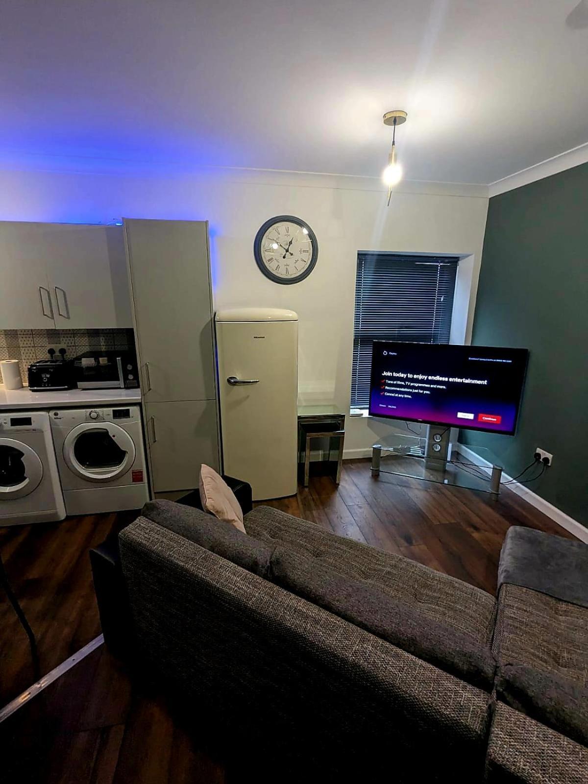 Bright & Modern In Hackney Wick E3 Apartment