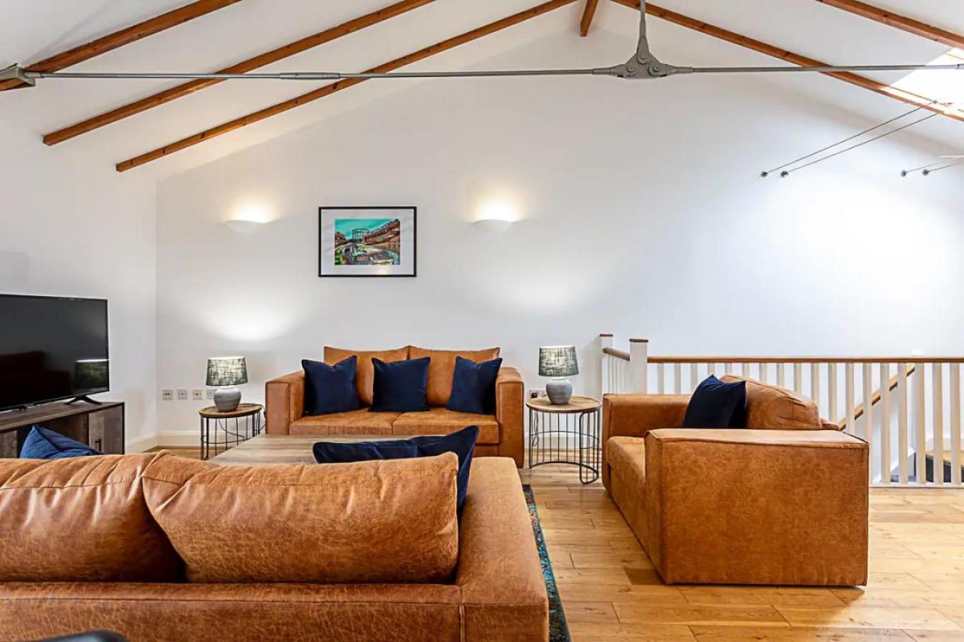 Light And Airy Upside Down House In Hackney * Londen