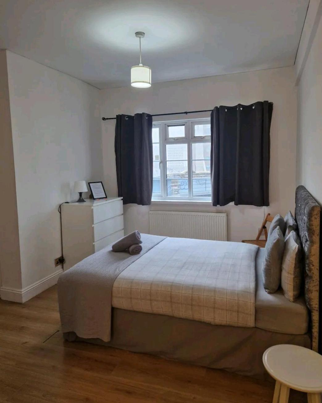 Privatunterkunft Affordable In Shared Flat, Bridge *