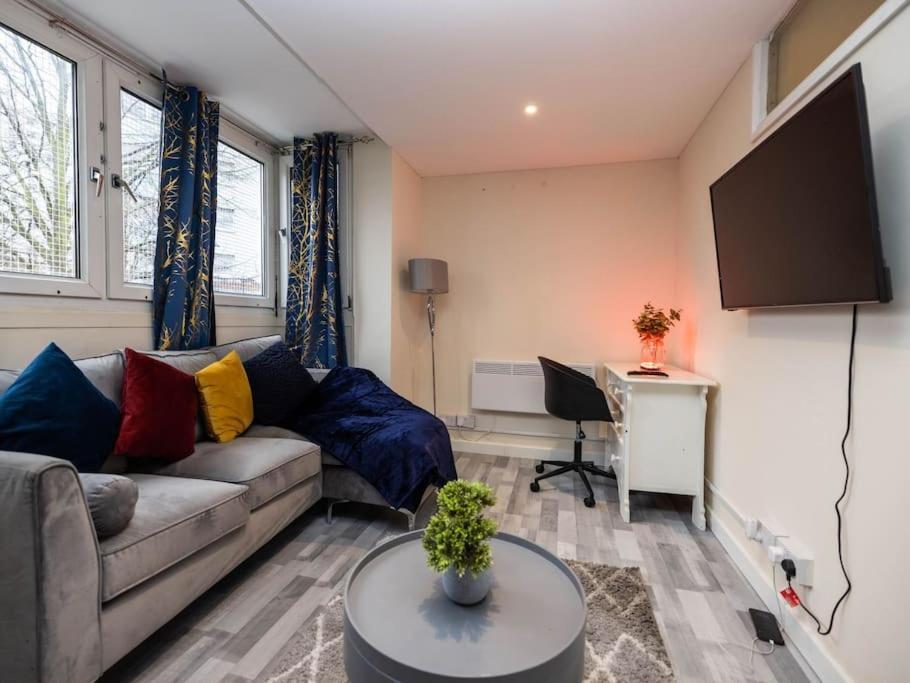 1 Bedroom-sofabed-worktable-4-wifi-parking Appartamento *