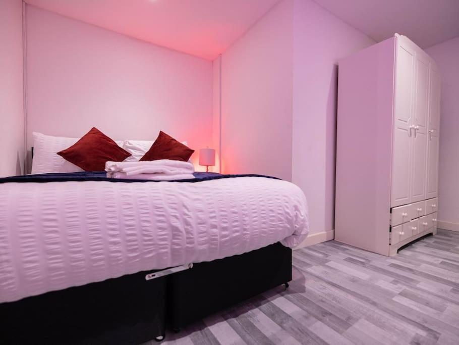 1 Bedroom-sofabed-worktable-4-wifi-parking * Londra