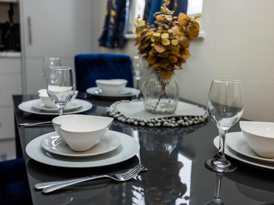 Appartamento 1 Bedroom-sofabed-worktable-4-wifi-parking Londra