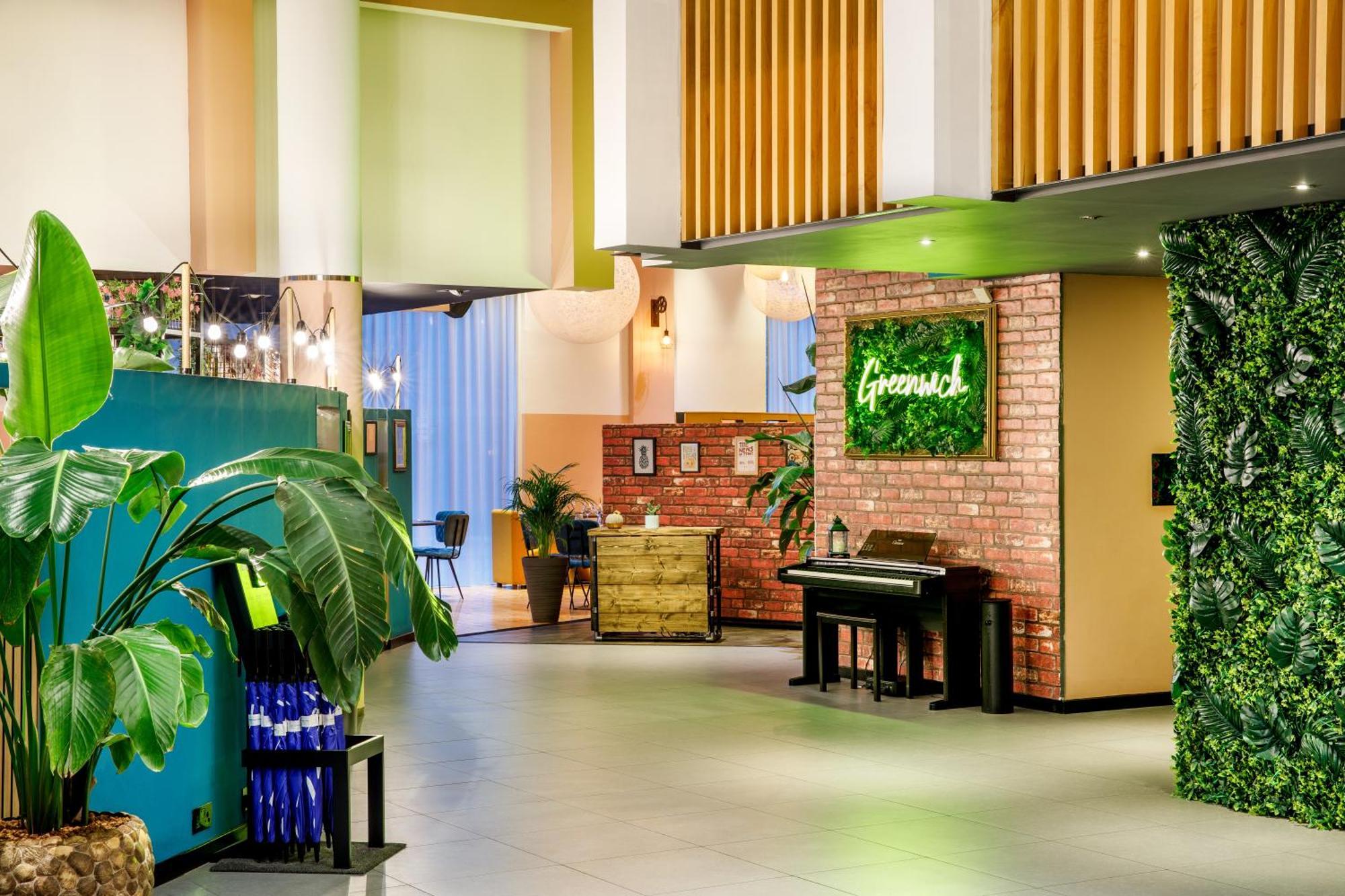 Novotel Greenwich Hotel 4*