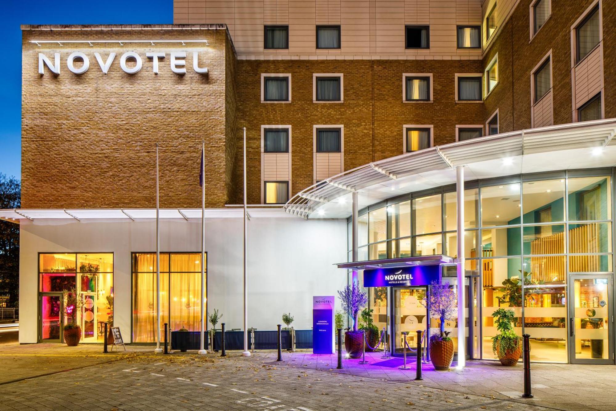 Novotel Greenwich 4*