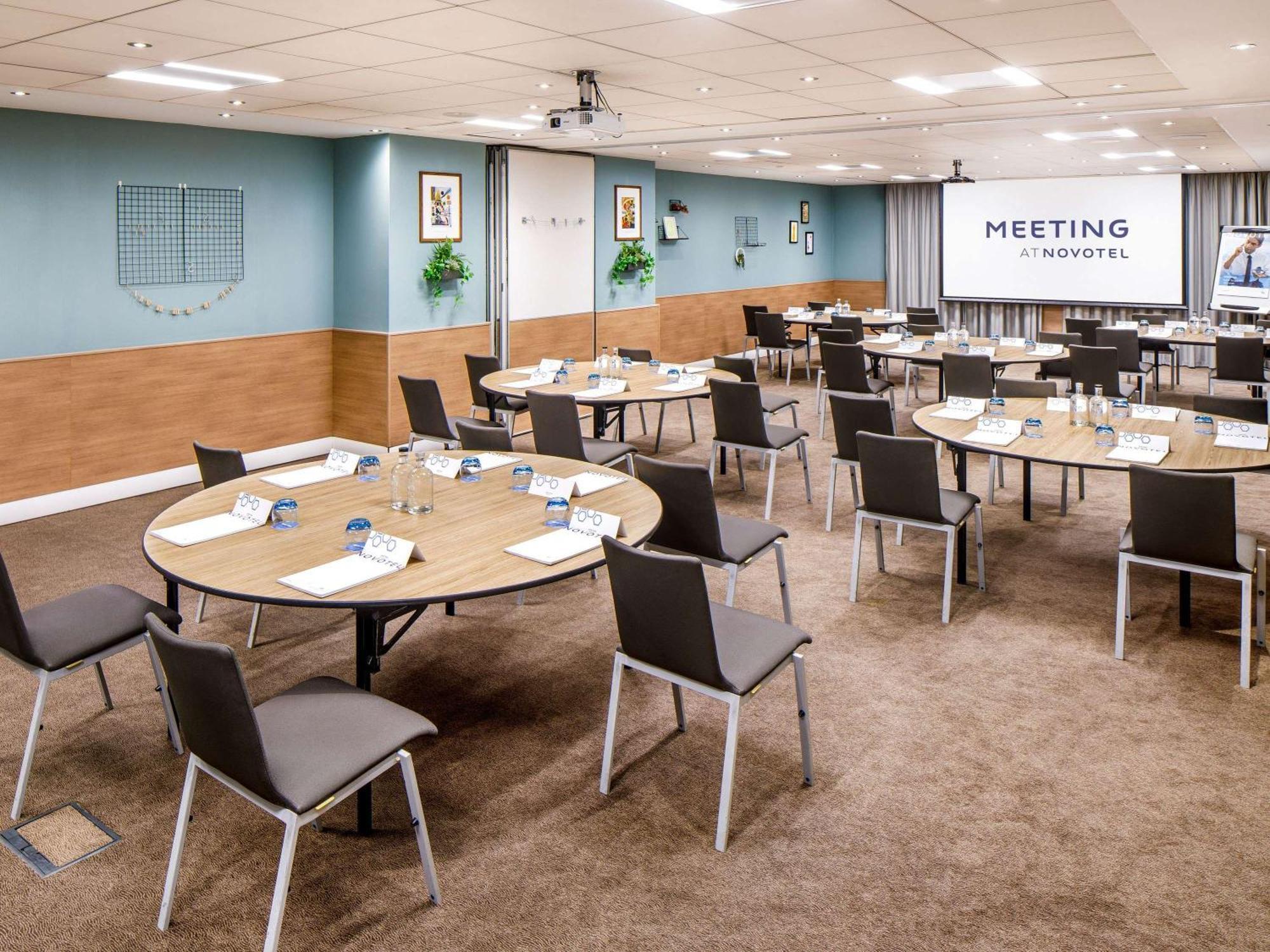Novotel Greenwich Hotel 4*