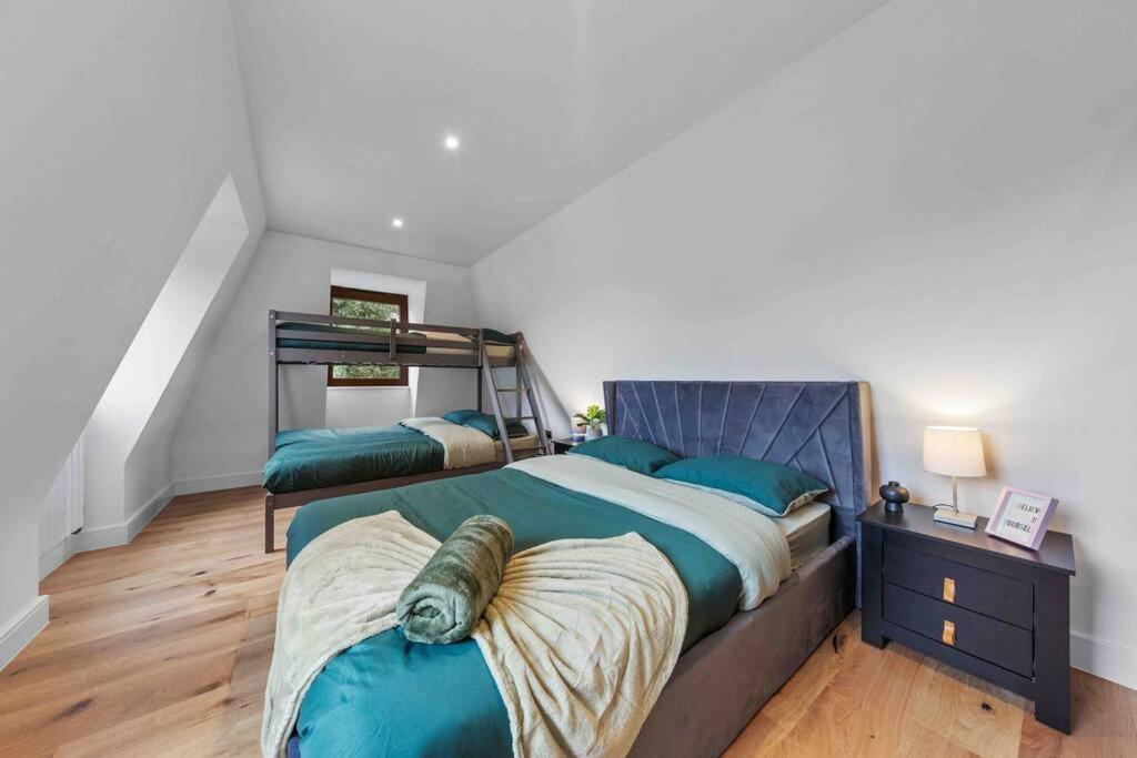 Serviced Apt In Central Lr3 * London