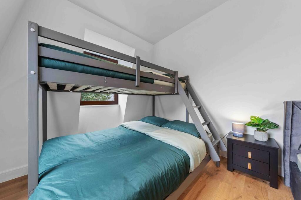 Apartment Serviced Apt In Central Lr3 London