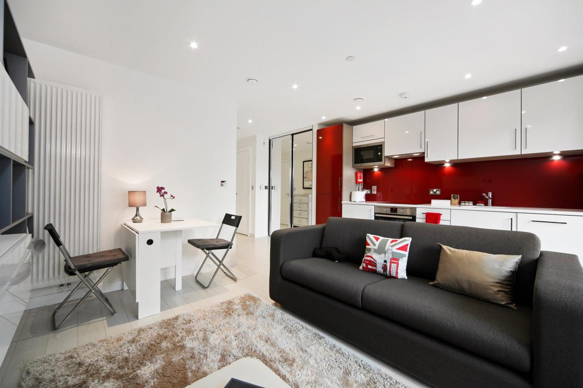 Cool Dalston Studio With Balcony And Gym Apartment