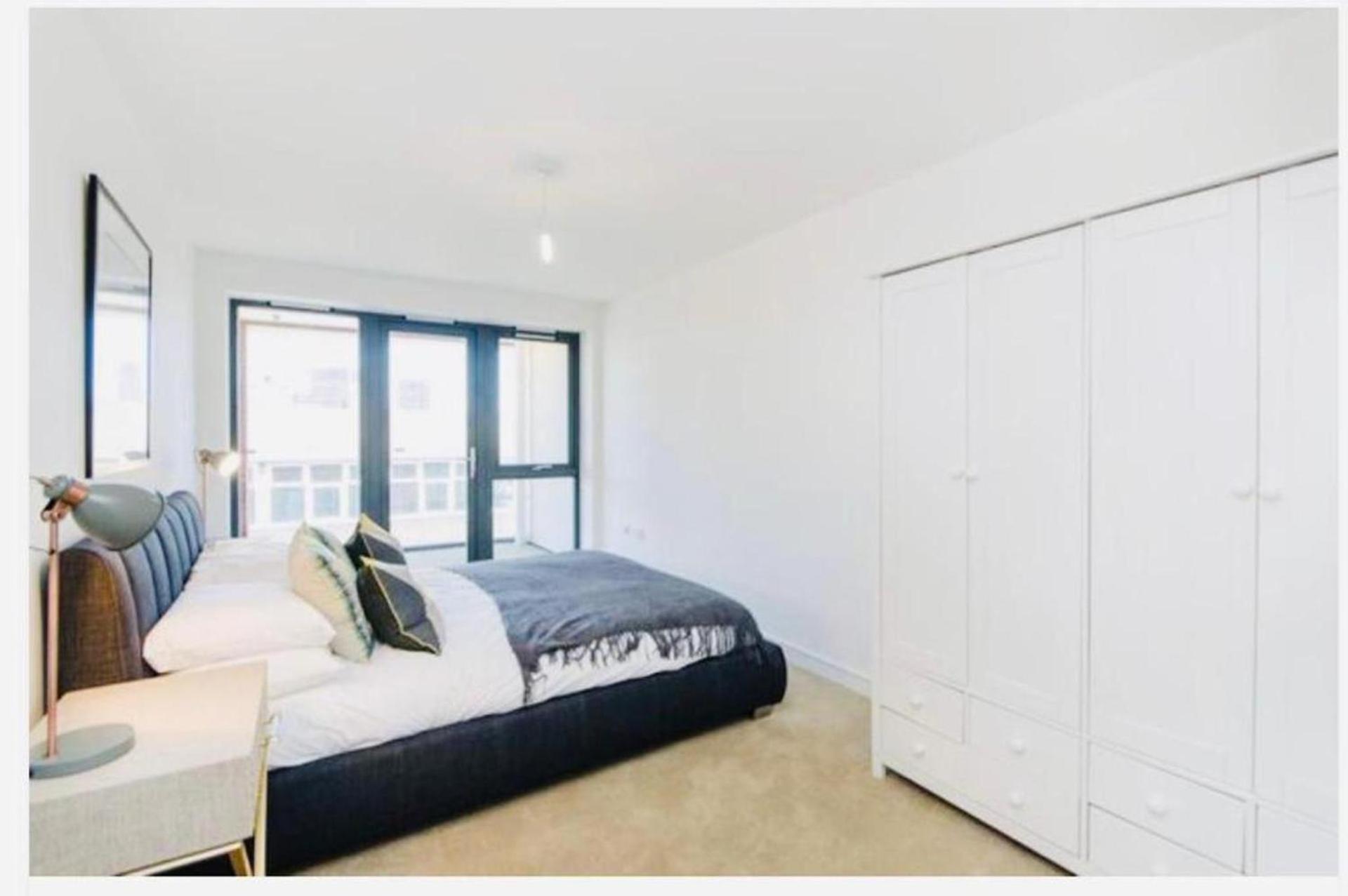 Impeccable 1-bed In Lejlighed