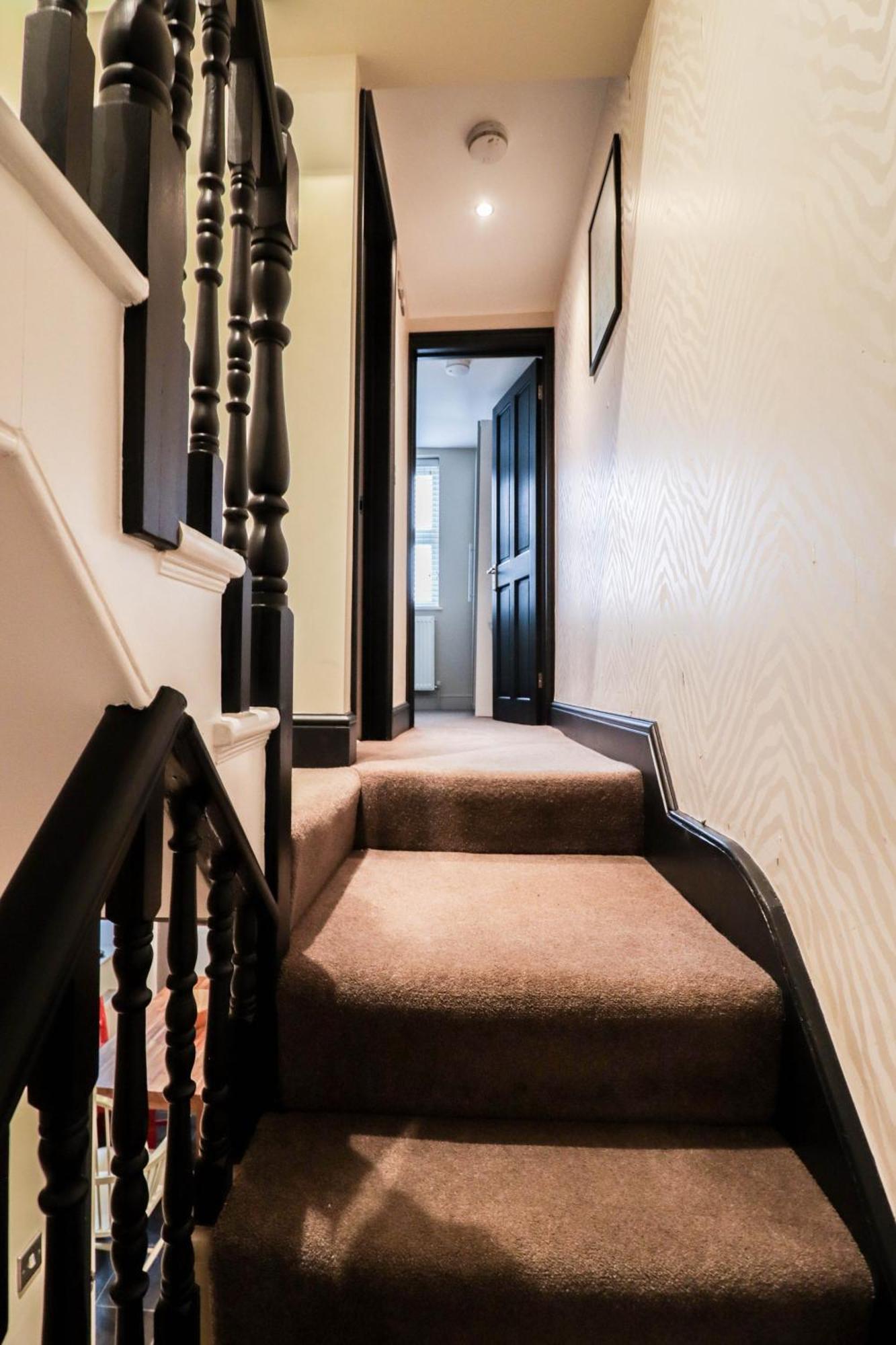 Hébergement de vacances Chic 3-bedroom Family Retreat In Stratford, Fast Internet And Near Shops