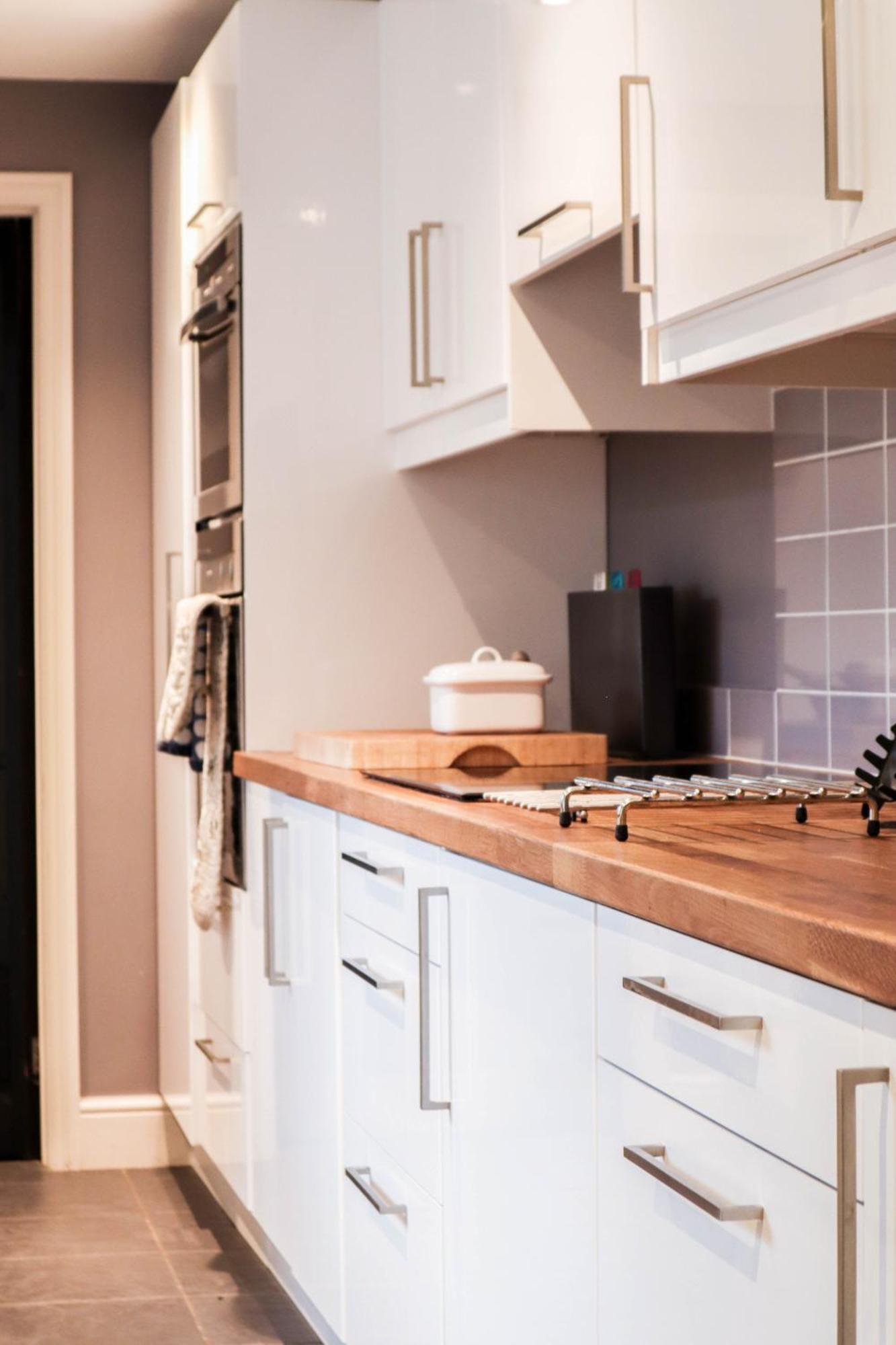 Hébergement de vacances Chic 3-bedroom Family Retreat In Stratford, Fast Internet And Near Shops *