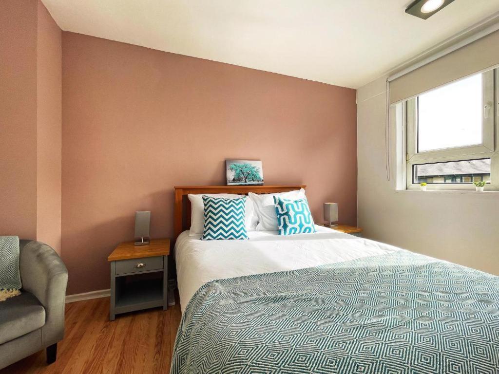 Appartement Tom Place In Mile End - 2 Double Beds, 1 Bunk Bed, Max 6, Spacious, Ideal For Families Londres