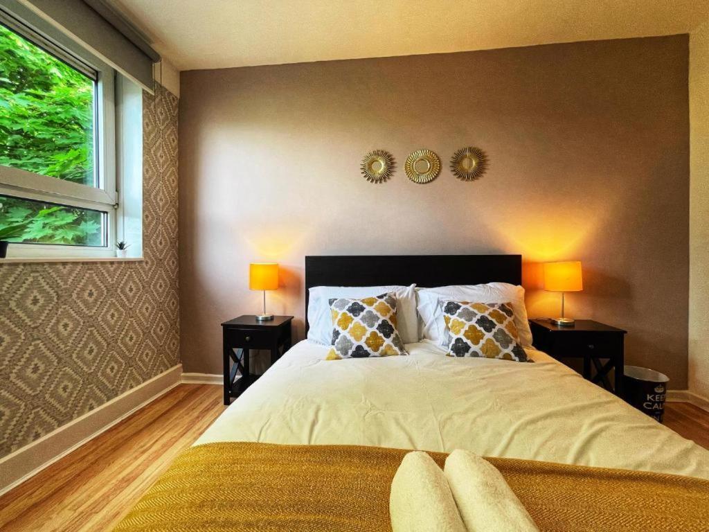Appartement Tom Place In Mile End - 2 Double Beds, 1 Bunk Bed, Max 6, Spacious, Ideal For Families