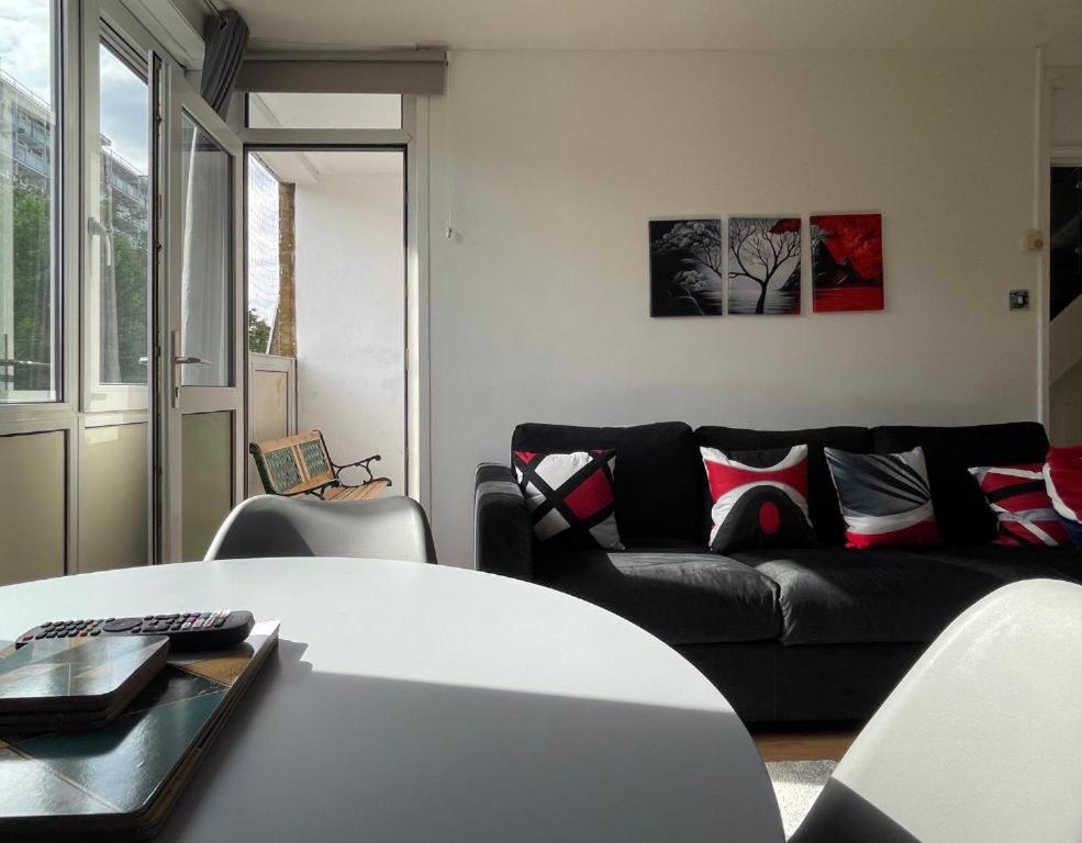 Appartement Tom Place In Mile End - 2 Double Beds, 1 Bunk Bed, Max 6, Spacious, Ideal For Families *