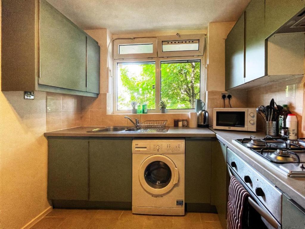 Appartement Tom Place In Mile End - 2 Double Beds, 1 Bunk Bed, Max 6, Spacious, Ideal For Families Londres