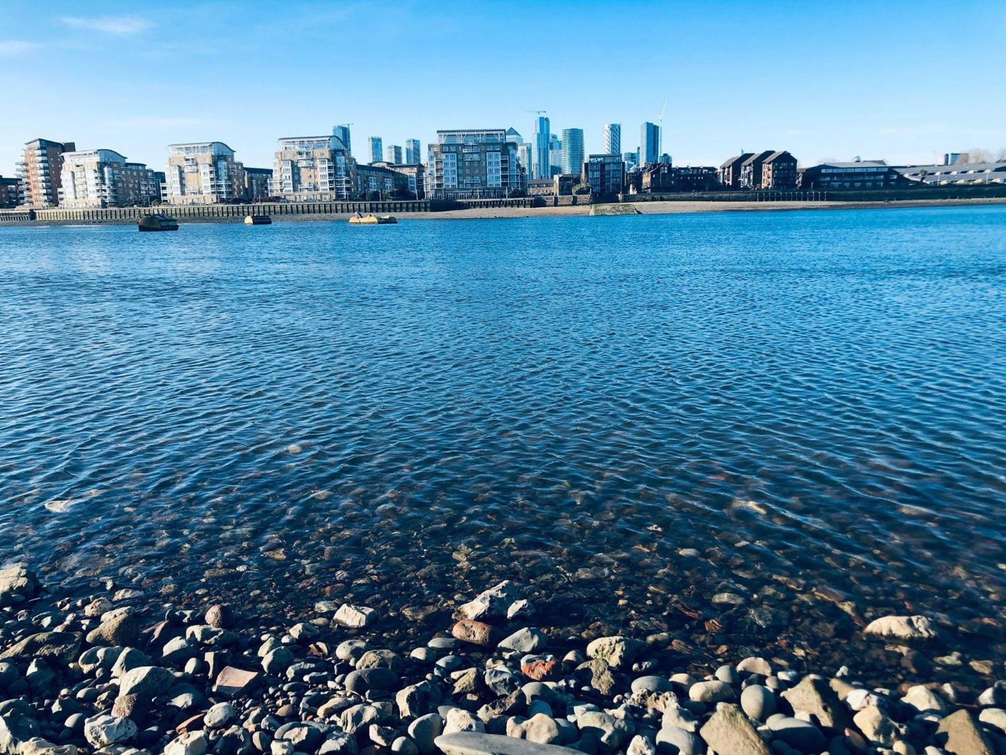 Greenwich With A River View & Balcony Near The 02 Arena & North Greenwich With Free Wifi & Fast Links Into London