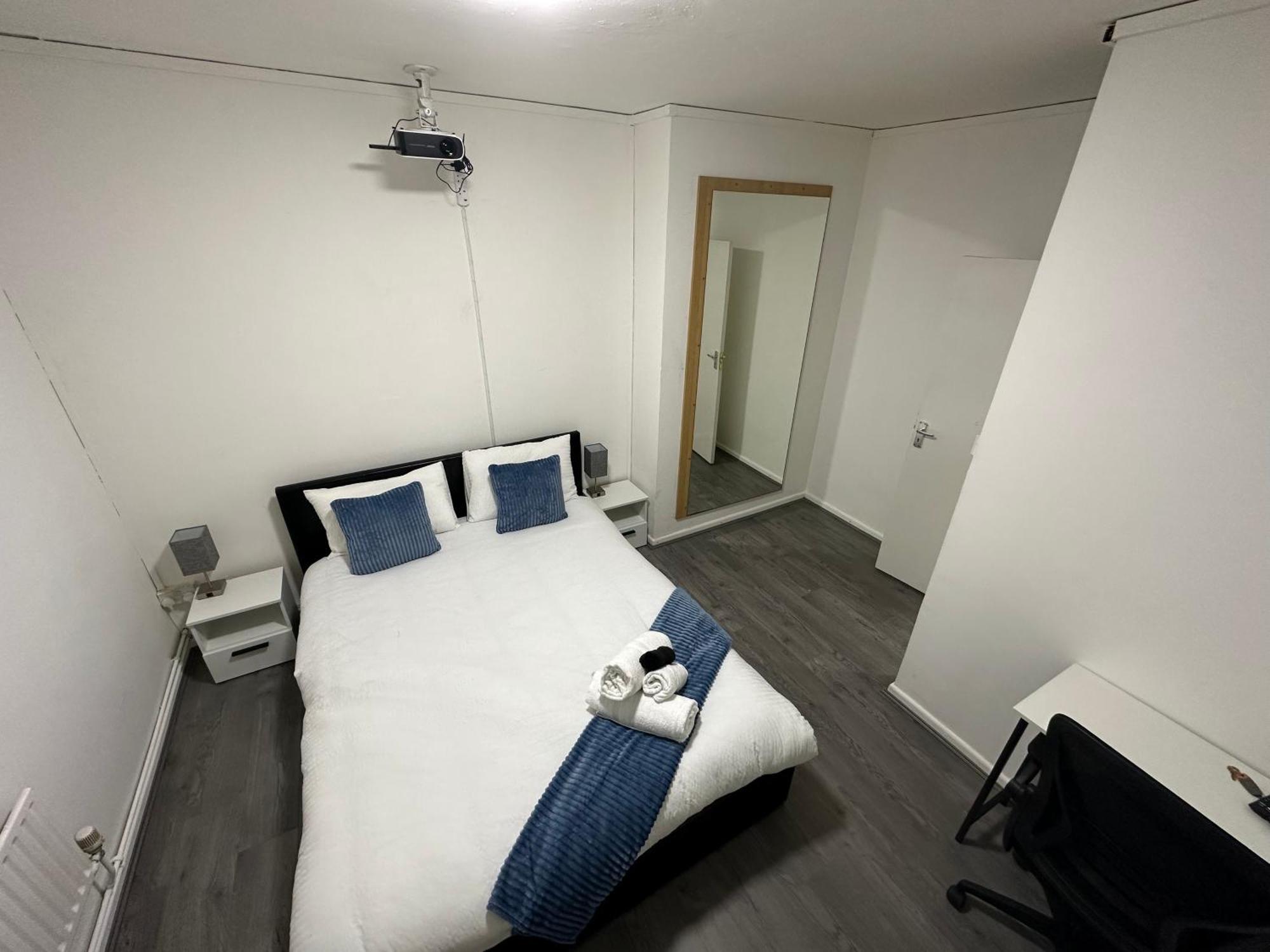 Unique Double Bedroom Lejlighed London