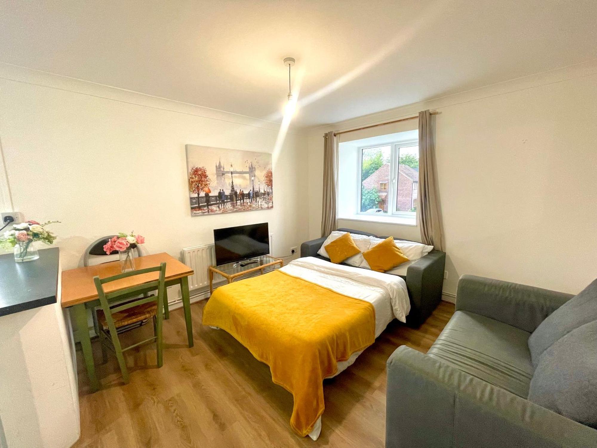 2 Bed Flat Privite In Canada Water *