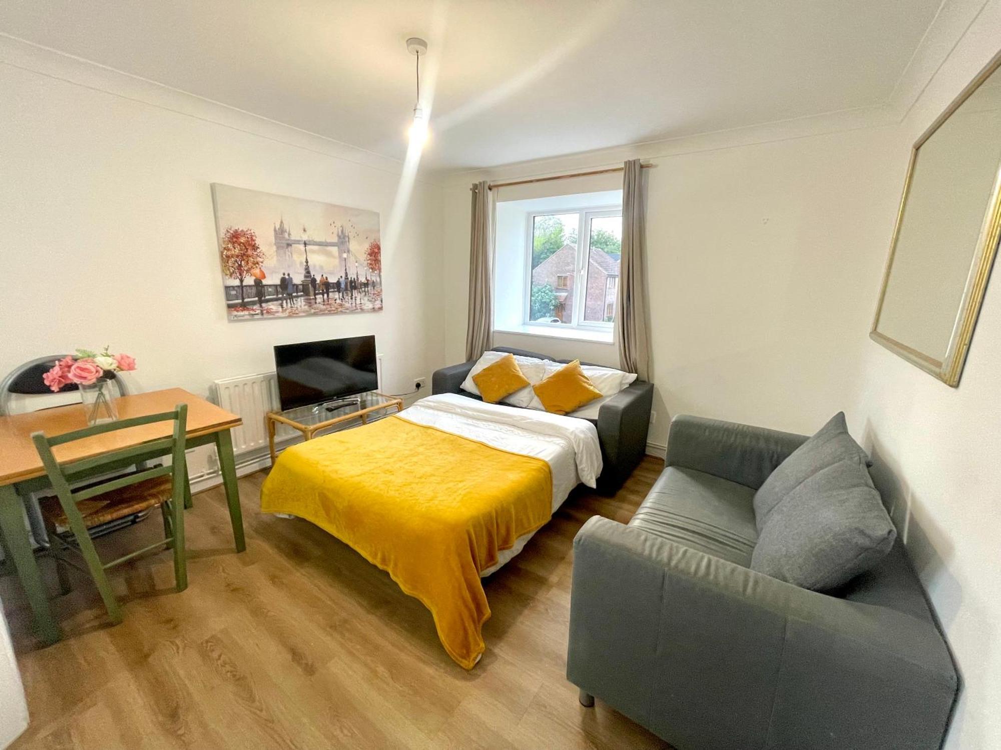 2 Bed Flat Privite In Canada Water * London