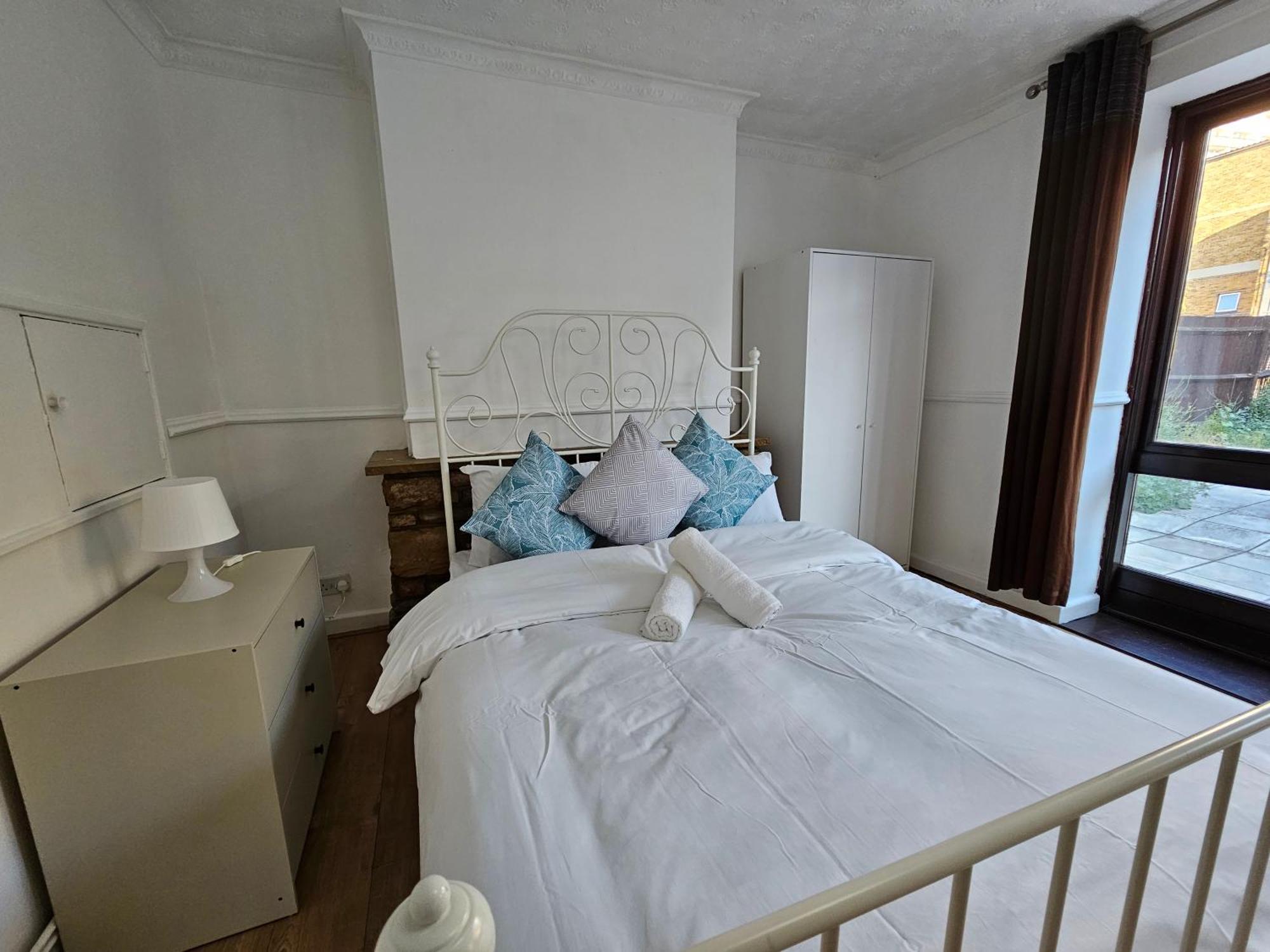 E1 Guest house *