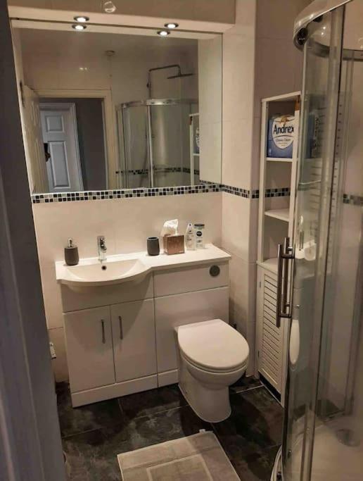 Modern Two Bed Flat In Canada Water Close To Transport * Londen