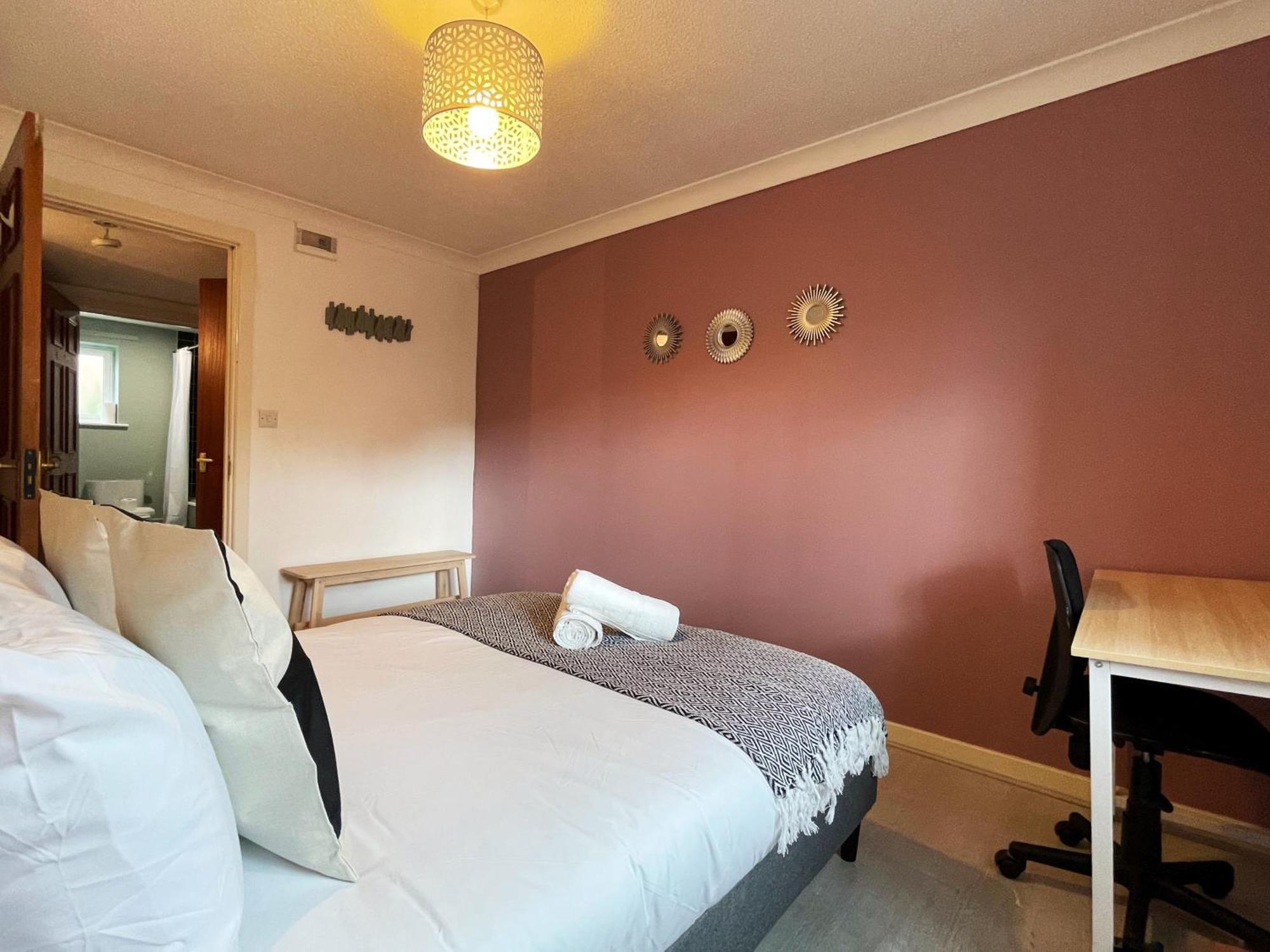 Lägenhet Rebecca Place At Whitechapel - 2 Double Beds, 1 Sofa Bed, Max 5 People London