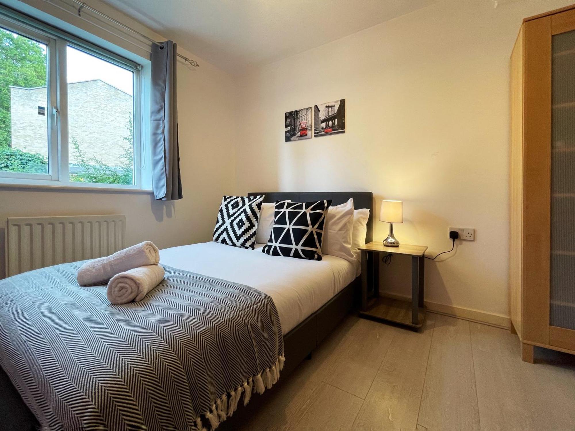 Lägenhet Rebecca Place At Whitechapel - 2 Double Beds, 1 Sofa Bed, Max 5 People London