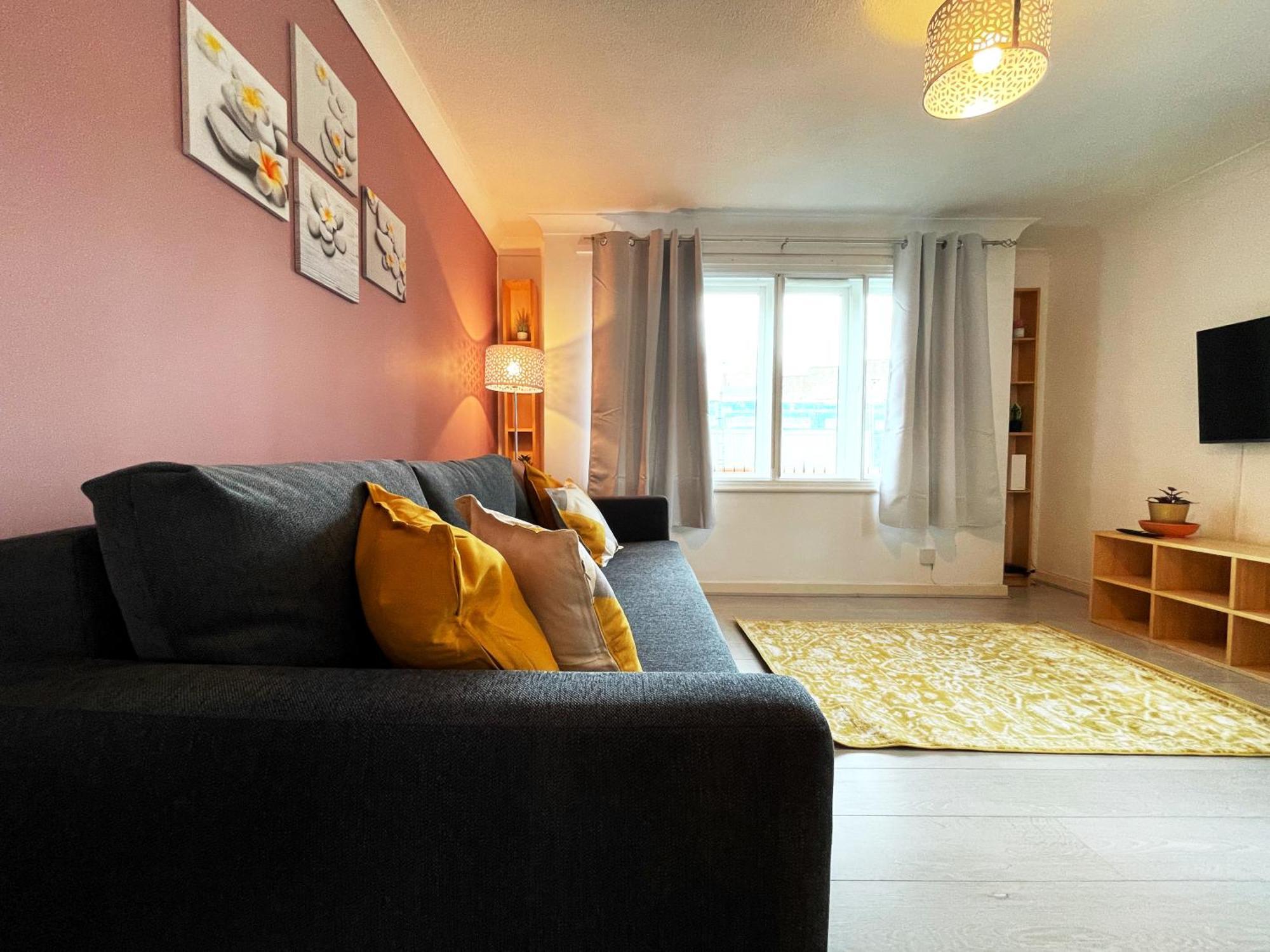 Rebecca Place At Whitechapel - 2 Double Beds, 1 Sofa Bed, Max 5 People Lägenhet London