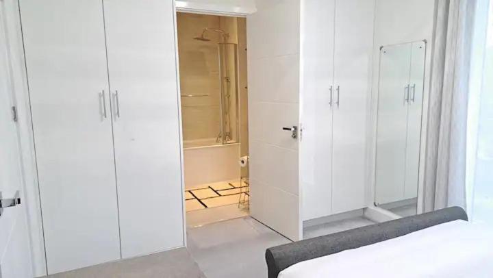 Cozy Double With Large En Near Canary Wharf With Amazing Views In A Shared *
